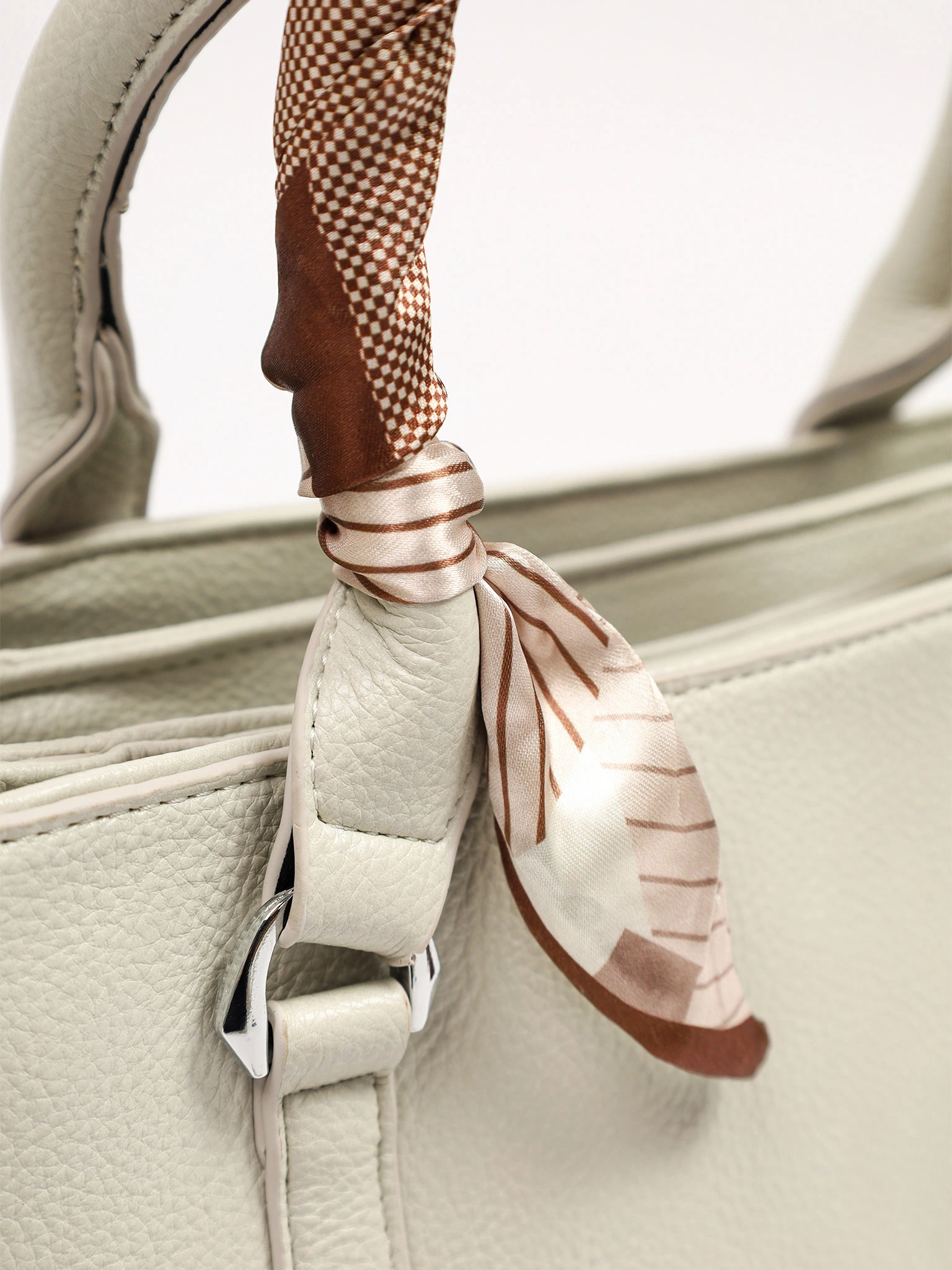 Сумка-тоут с декоративным платком в ассортименте